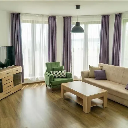 Spacious Family Near The Sea Apartment